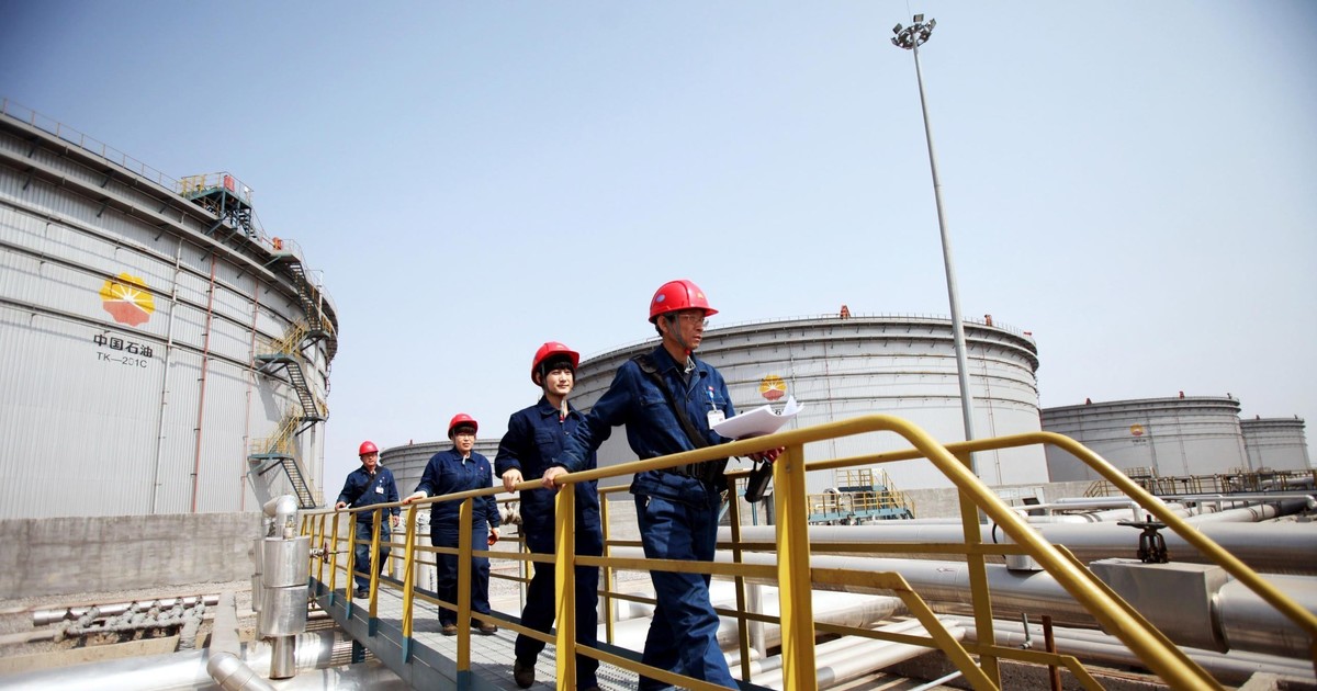 Китай хочет сам добывать нашу нефть. Чем это грозит России?