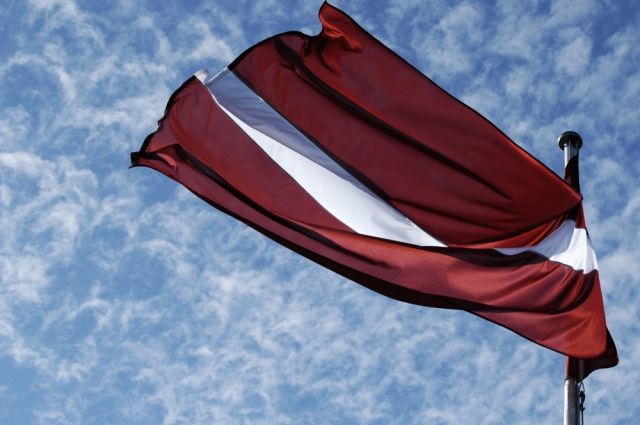 Латвийцы не выдерживают издевательств: это рэкет на государственном уровне