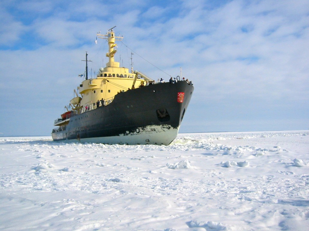 В борьбе за Арктику: Россия создает суперледоколы