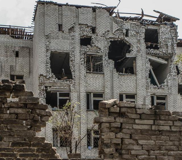 Почему киевская власть не восстанавливает подконтрольный Донбасс