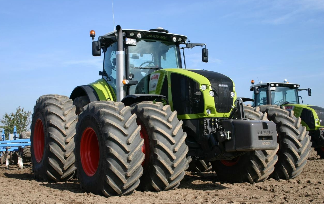 Немецкий трактор довели до ума: в России повысили эффективность AXION 900
