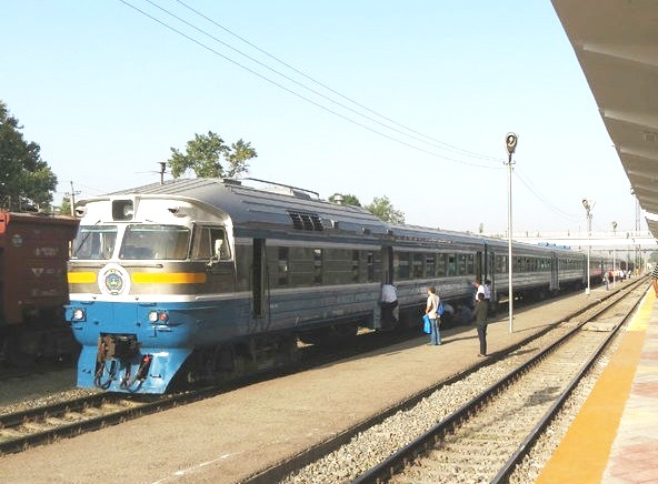 Советский дизель из Эстонии: забавные «новые» поезда нашли в Таджикистане