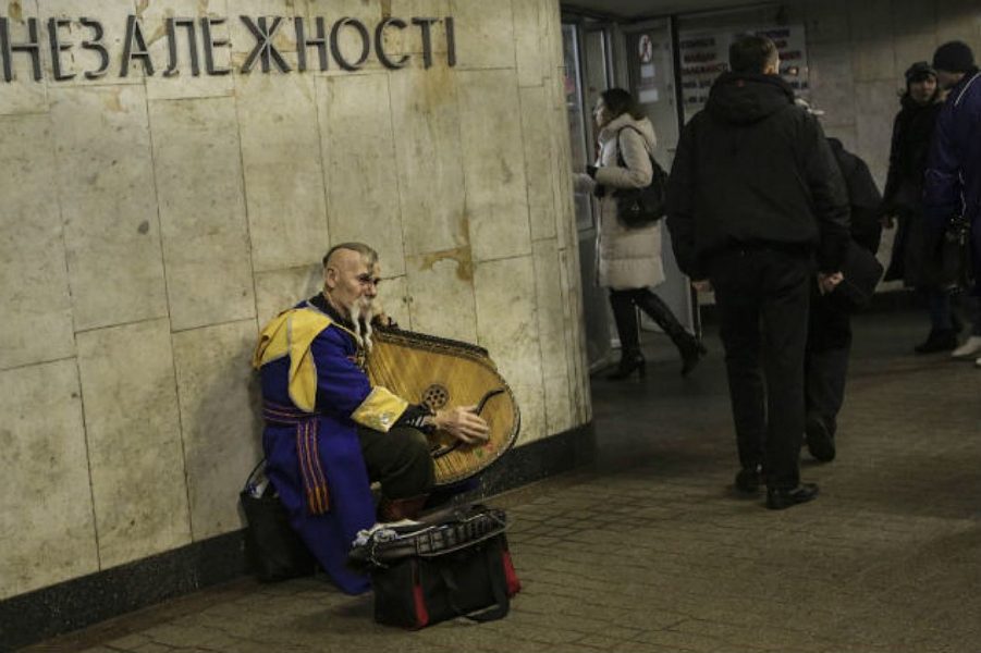 Подготовить население к жизни в нищете: на Украине отменяют пенсии