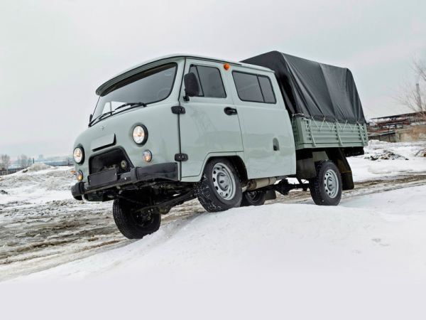 Модернизированный УАЗ-390945 "Буханка" задаст рынку России стандарта