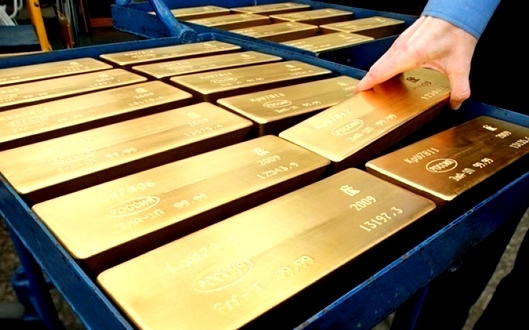 Российские банки тоннами скупают золото