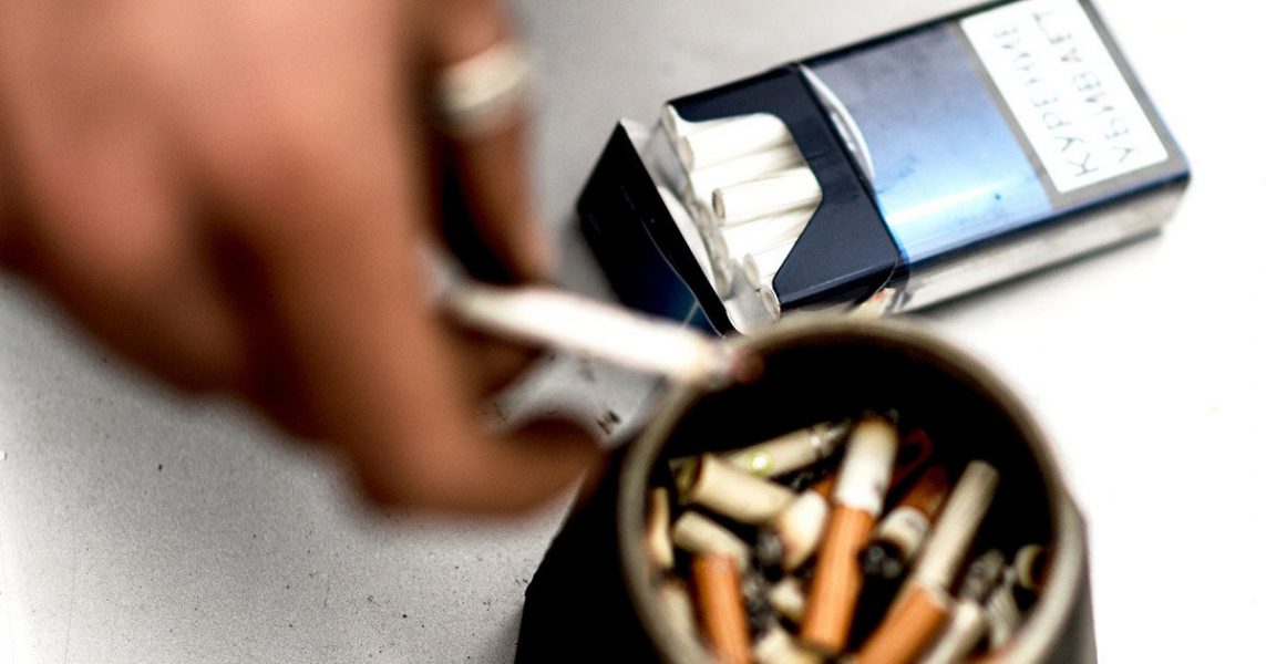 Государство нанесёт по производителям сигарет «тройной удар»