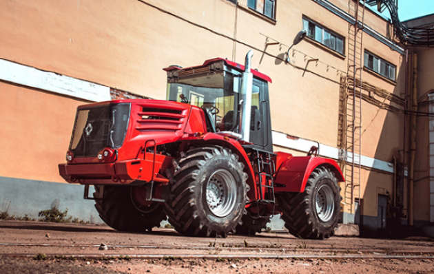 Ведущее производство: первый трактор с конвейера нового российского завода