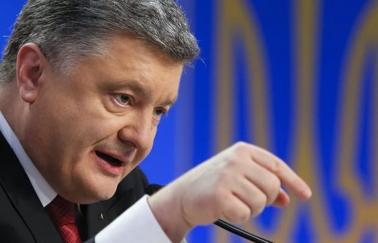 Порошенко объявил войну украинцам: урезание пенсий, рост тарифов