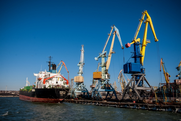 Украина пустит «под нож» крупнейший морской порт в Запорожье