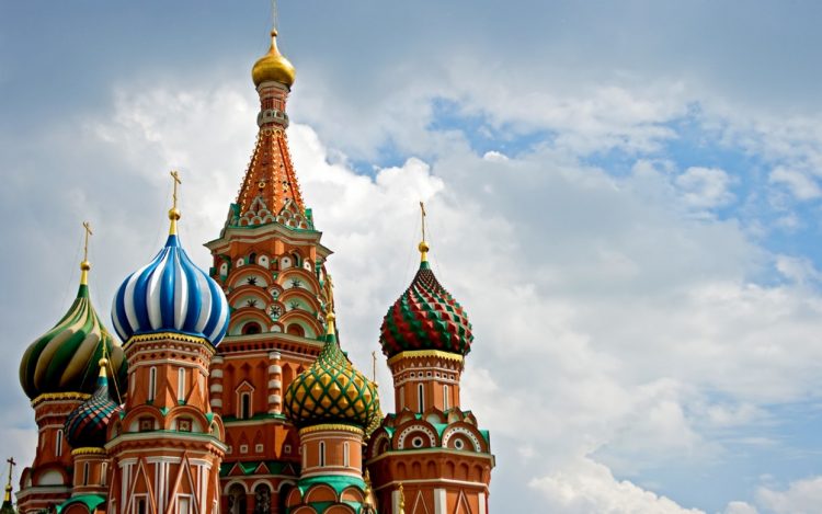 Деньги бросают якорь: инвесторы ищут спасение и стабильность в России