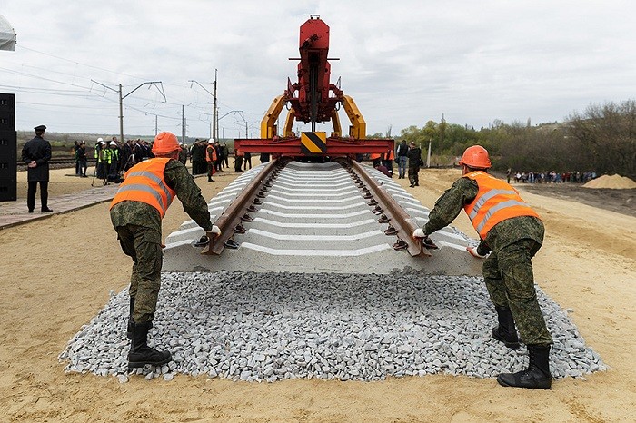 Стахановские темпы: железная дорога в обход Украины будет готова уже осенью