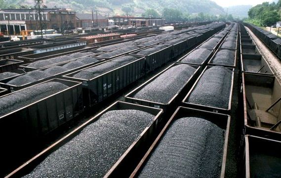 Первые 95 вагонов с углем ушли из Донбасса в Россию