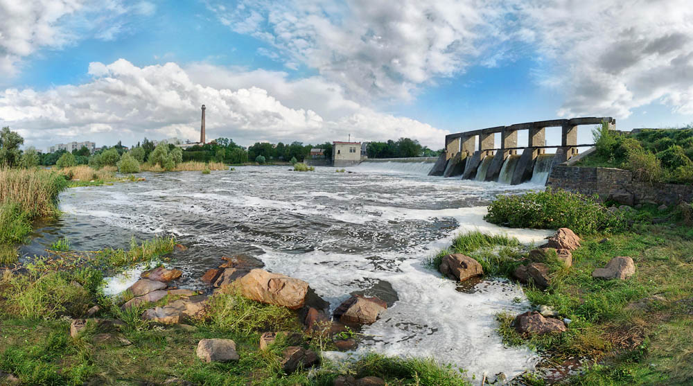 Ставки поднимаются: Киев продаёт крупные гидроэлектростанции