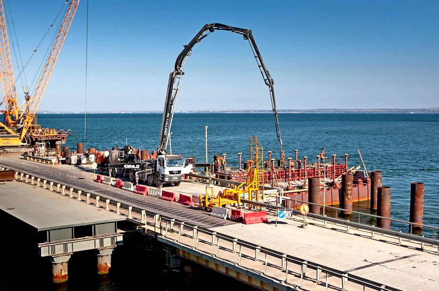 Экватор пройден: Крымский мост строится с опережением графика