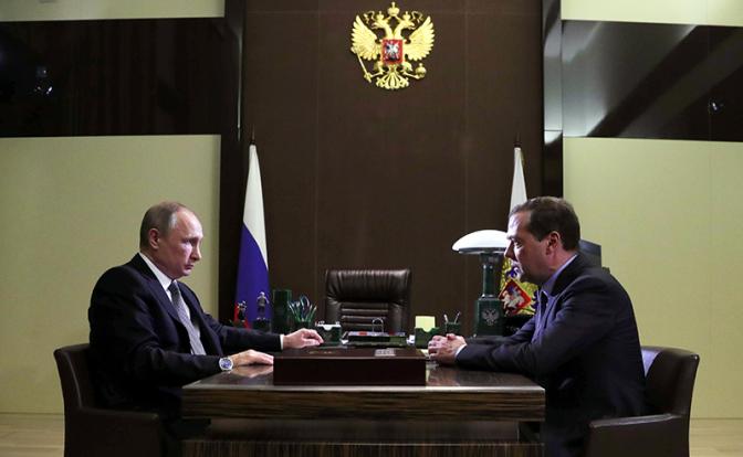 Медведев обещает: через два года Россия обгонит весь мир