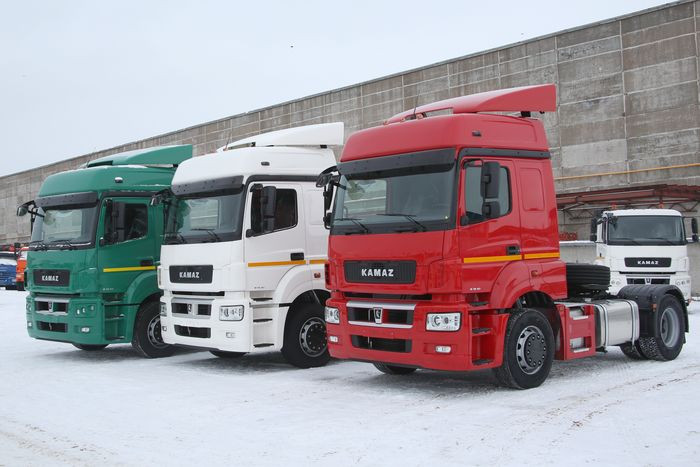 «КамАЗы» нарасхват: за новыми русскими грузовиками NEO выстроилась очередь