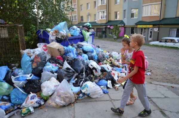 «Мусорную столицу» Украины объявили зоной чрезвычайной ситуации