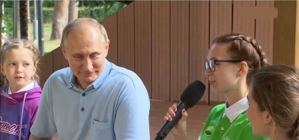 Юная крымчанка рассказала Путину о Керченском мосту: «Великий и огромный»