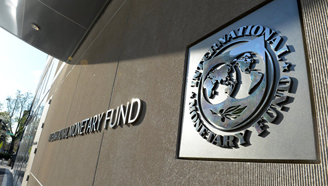 Финансовая кабала: Украина начала платить по долгам МВФ