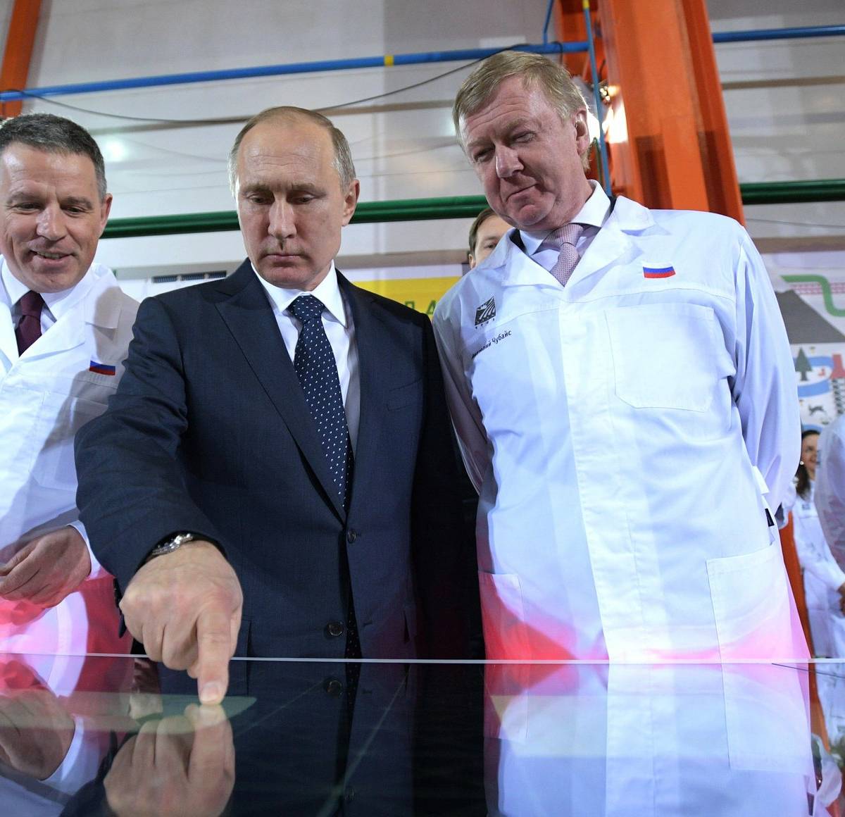 «Так нано»: Роснано занимает миллиарды рублей