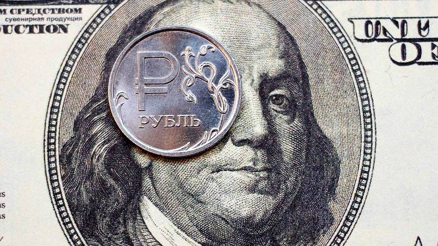 Рубль готовит наступление на валюту