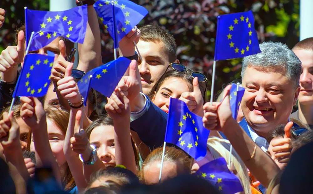 Евроинтегрировались: Запад травит Украину отбросами