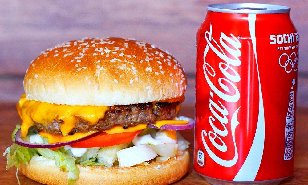 Забудьте о McDonald's и Coca-Cola: Россия готова ввести санкции против США