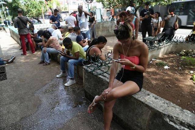 Куба начинает революционное вторжение в интернет
