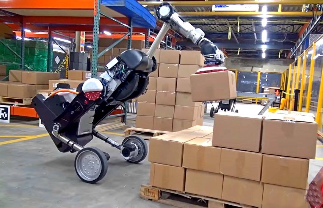 Новый робот-грузчик из США напоминает страуса