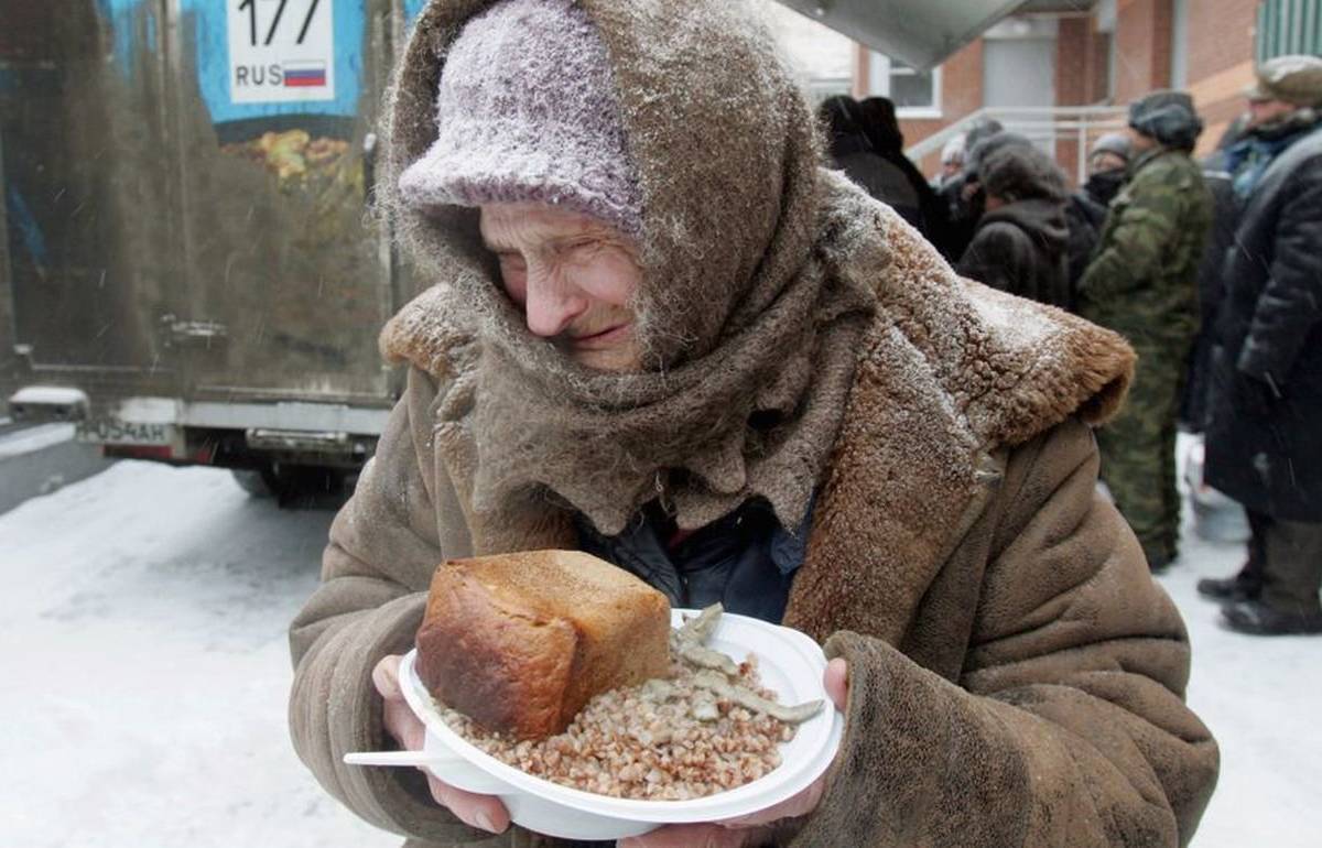Российская элита богатеет и перебирается на Запад, оставляя народ в нищете