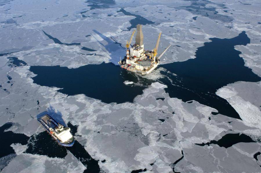 Индия желает приобрести арктическую нефтянку России