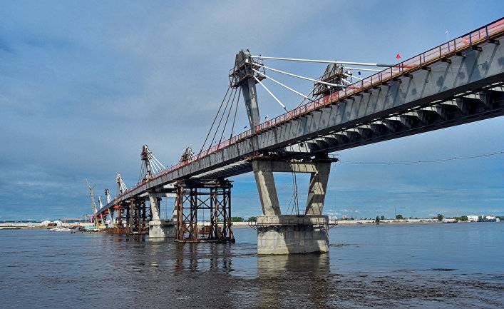 Китай показал процесс постройки мостов в Россию