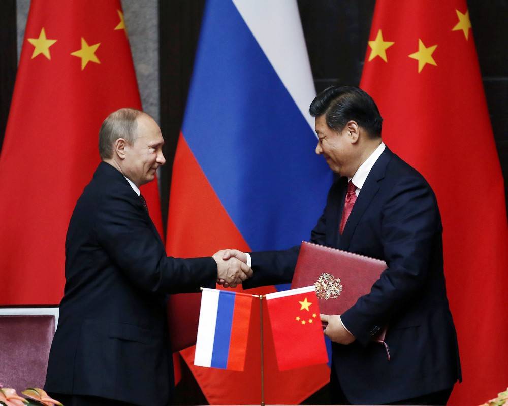 Пока США борются с Китаем, Россия получает новые технологии