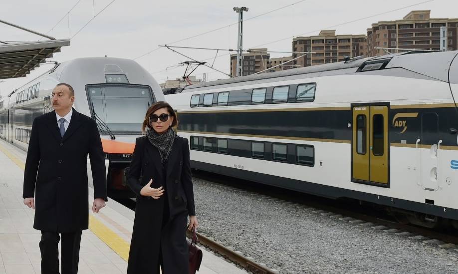 Вместо советского - западное: Азербайджан обновляет железные дороги