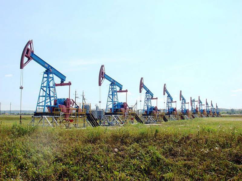 Обвалом цены на нефть Россия наказывает США