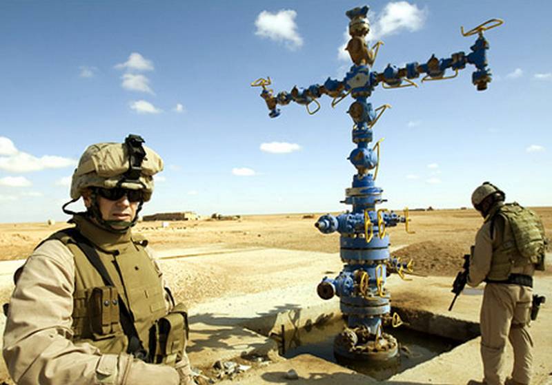 Захват нефти. Ирак нефть. Американские солдаты в нефти. Армия США В Ираке нефтяные вышки.