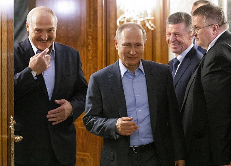 Белорусские СМИ: Москва крепко держит Лукашенко за кредиты
