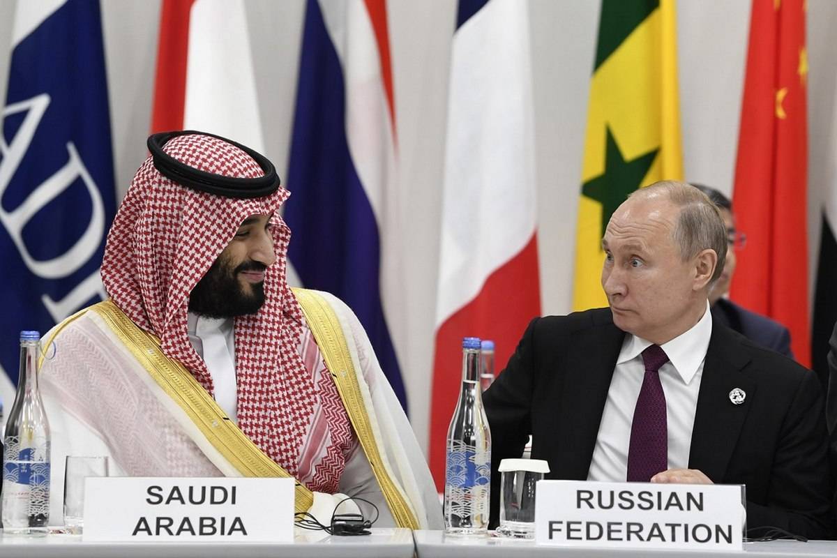 Американские СМИ: Россия и саудиты решают проблемы нефтянки без США
