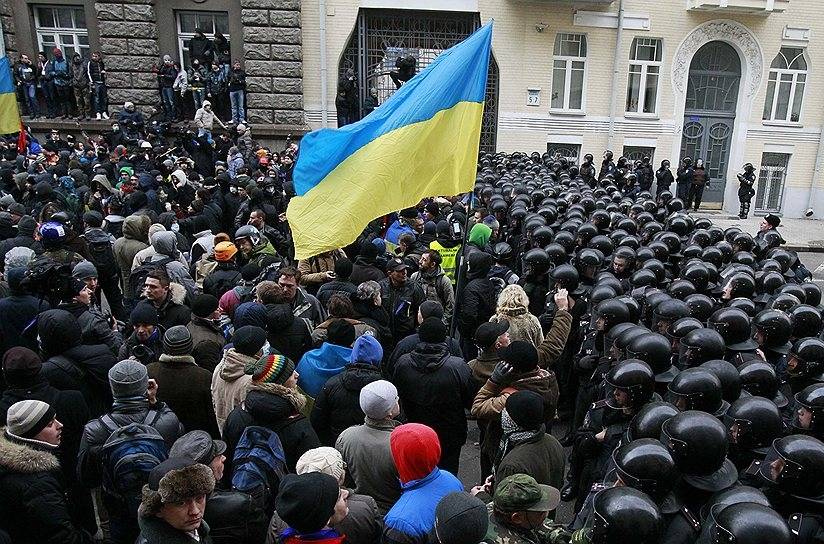 В шаге от бунта: какие отрасли «урежет» Киев, чтобы прожить без кредита МВФ