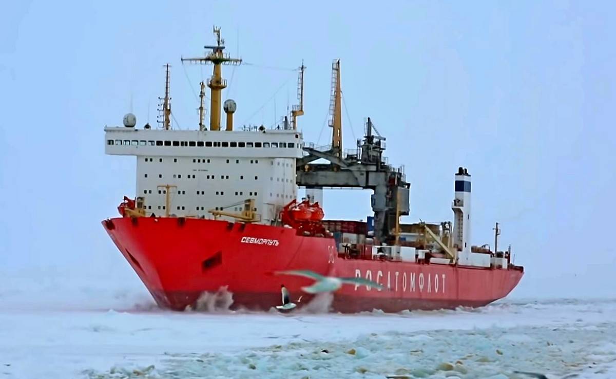 Сломанный «Севморпуть» не дошел до Антарктиды и возвращается в РФ
