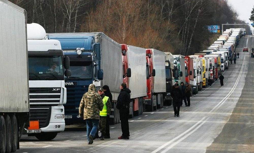 Странная блокада: Украина стала главным торговым партнером Крыма