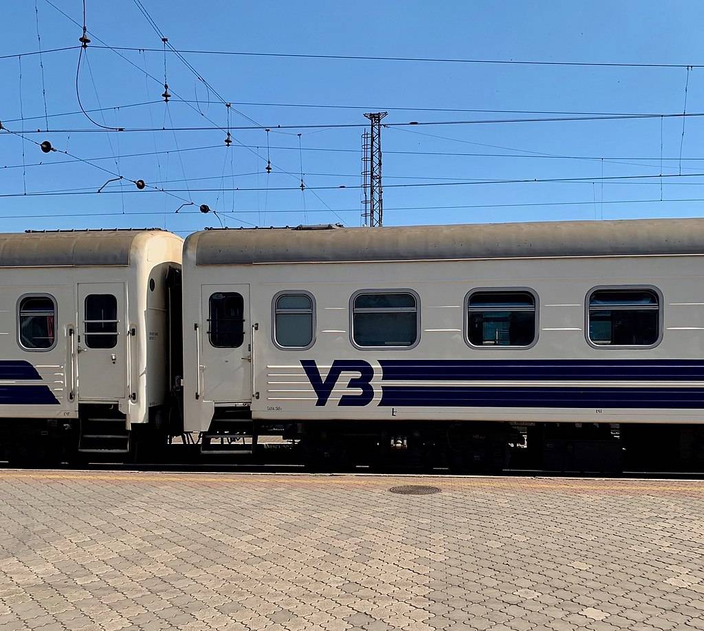 Железнодорожники Украины грозят остановить движение поездов по всей стране