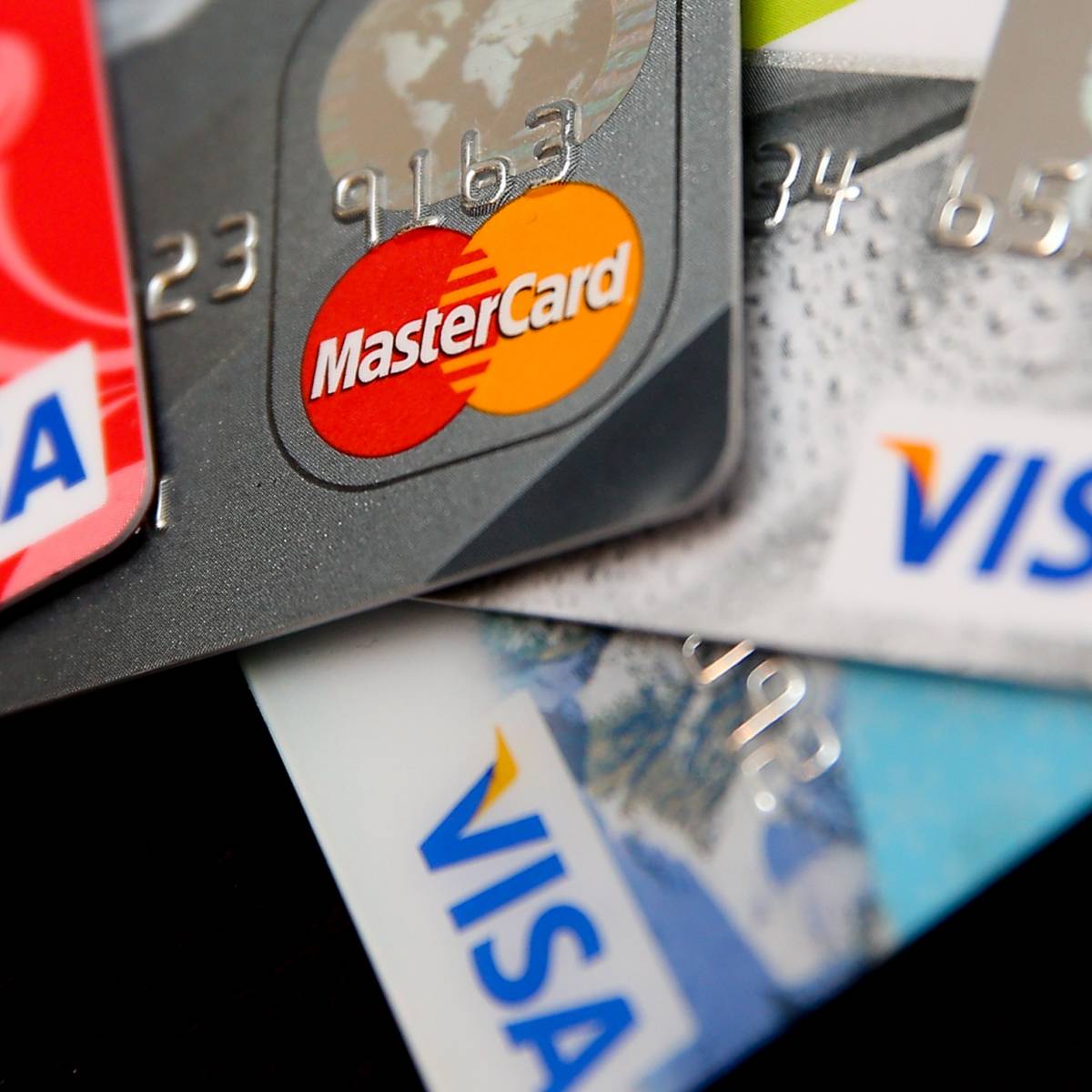 Чем может обернуться для России отключение от Visa и