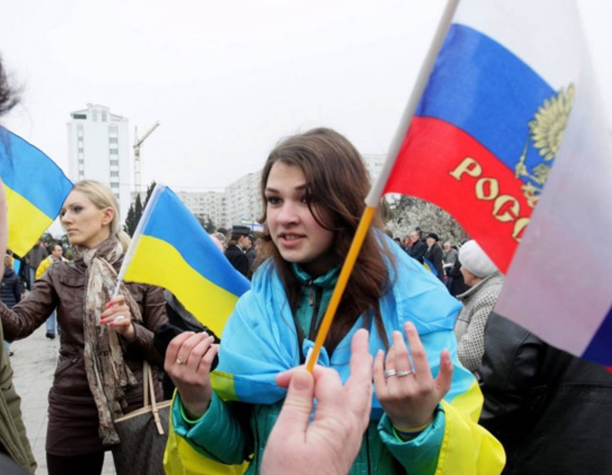 «Сродни распаду СССР»: в Киеве рады стать причиной отключения РФ от SWIFT