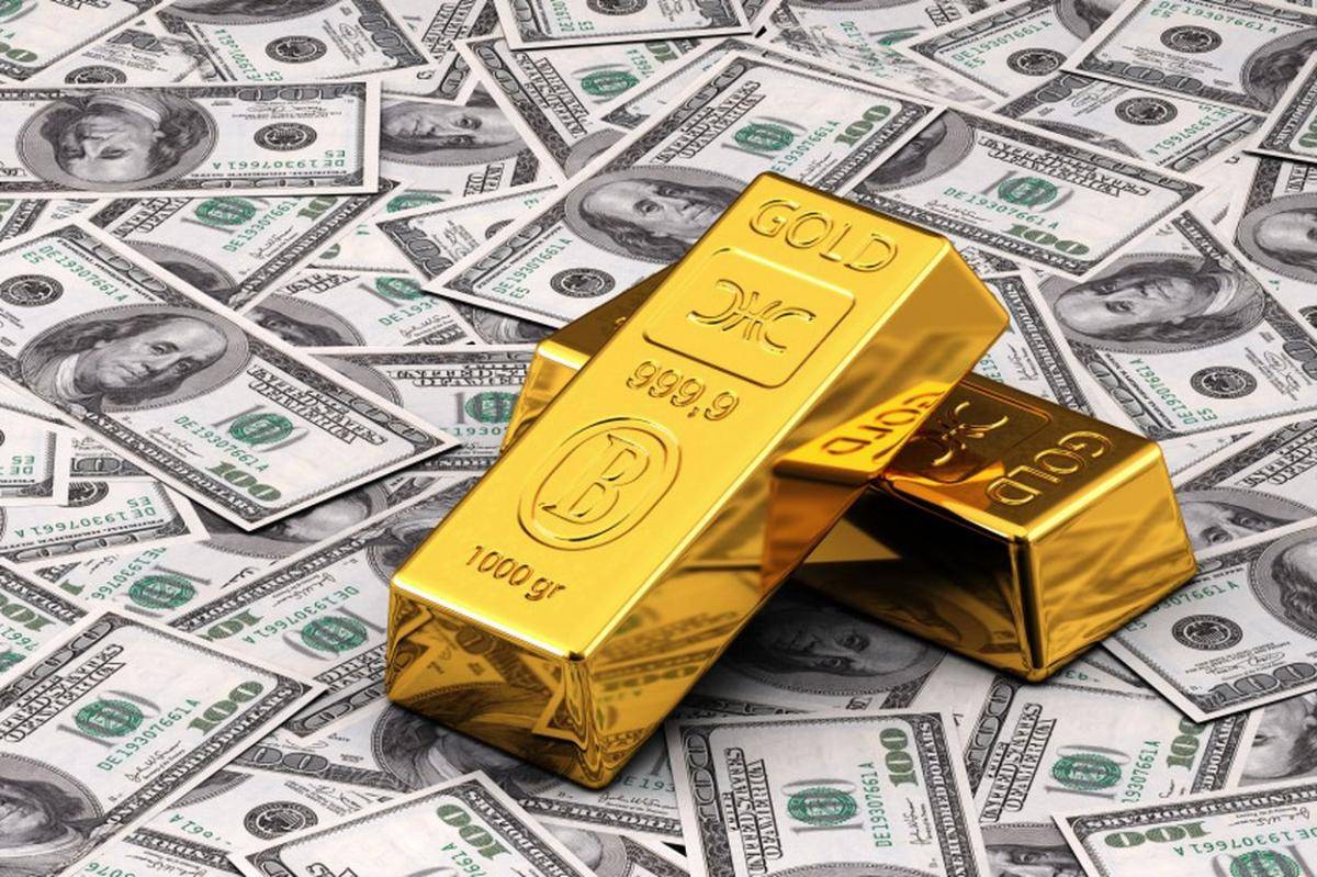 Доллар падает - инвесторы ищут спасения в золоте
