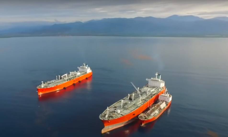 «Армада из сотни танкеров»: Иран научился продавать нефть в обход санкций США