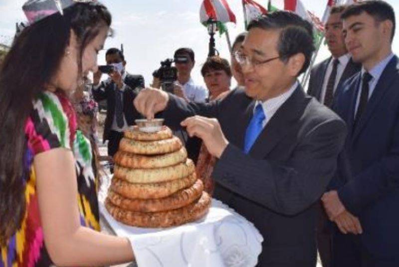 Япония проявляет активность на постсоветском пространстве: японские йены идут в Таджикистан