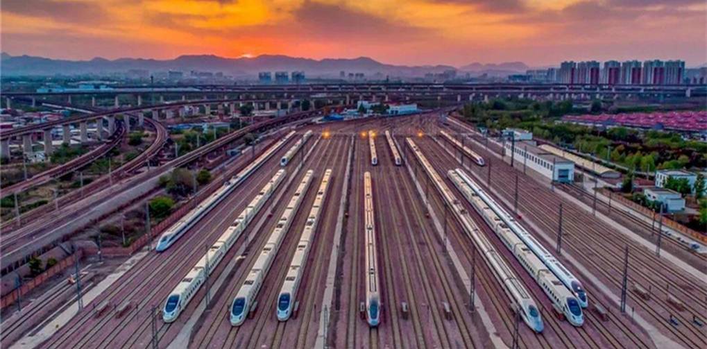Стройка по-китайски: В КНР планируют потратить 150 млрд долларов за пять лет на железные дороги в одном регионе