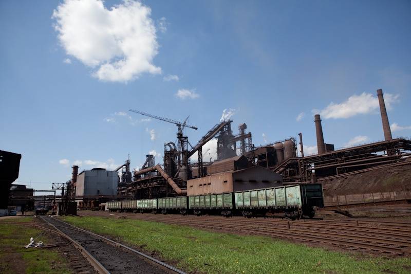 Доменные печи, шахты и прокатные станы: промышленность Донбасса возрождается