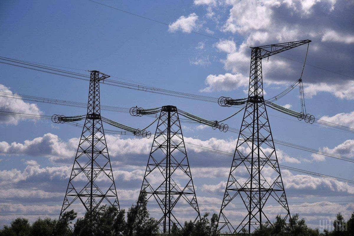 Минск нехотя спасает Киев от «энергетической пропасти»